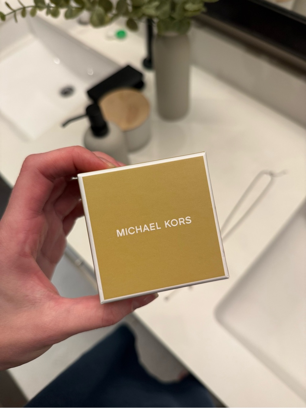 Michael Kors earrings - Picture 3 of 3